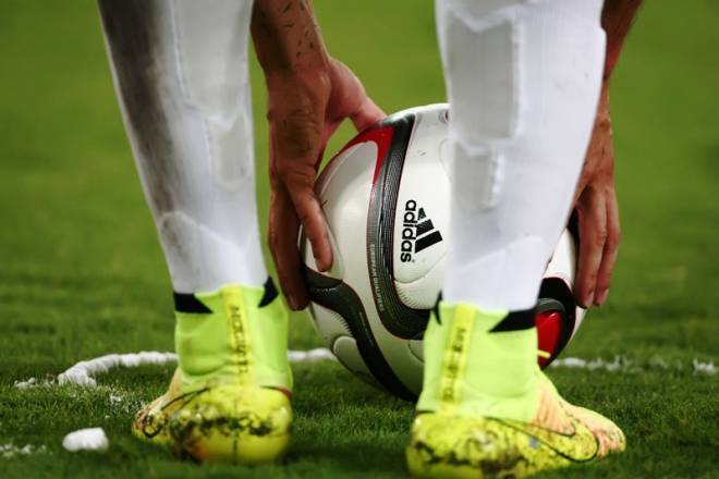 fe730cd6547bf8bba213efa7aef900b2 L